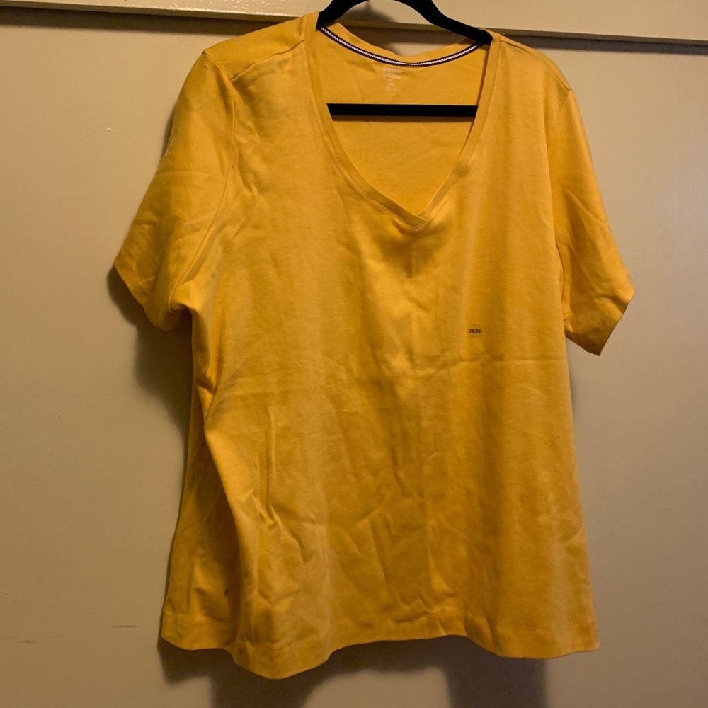 NWT AVENUE MUSTARD-COLORED SHORT-SLEEVE TOP